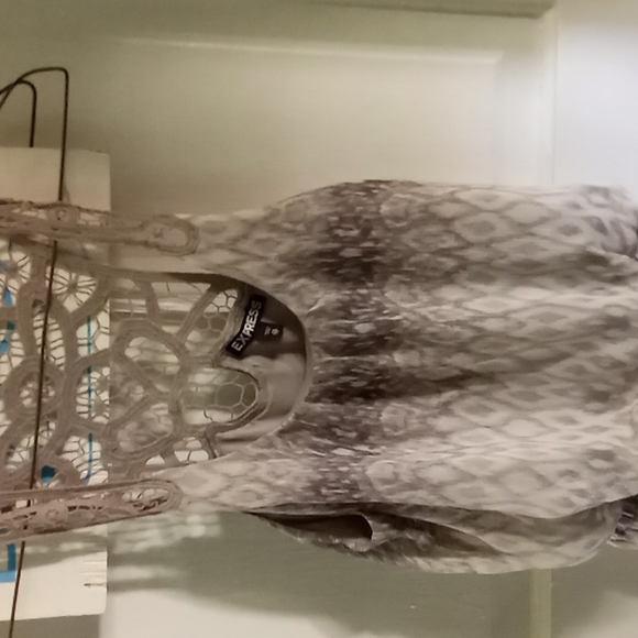 Dress - Picture 2 of 4